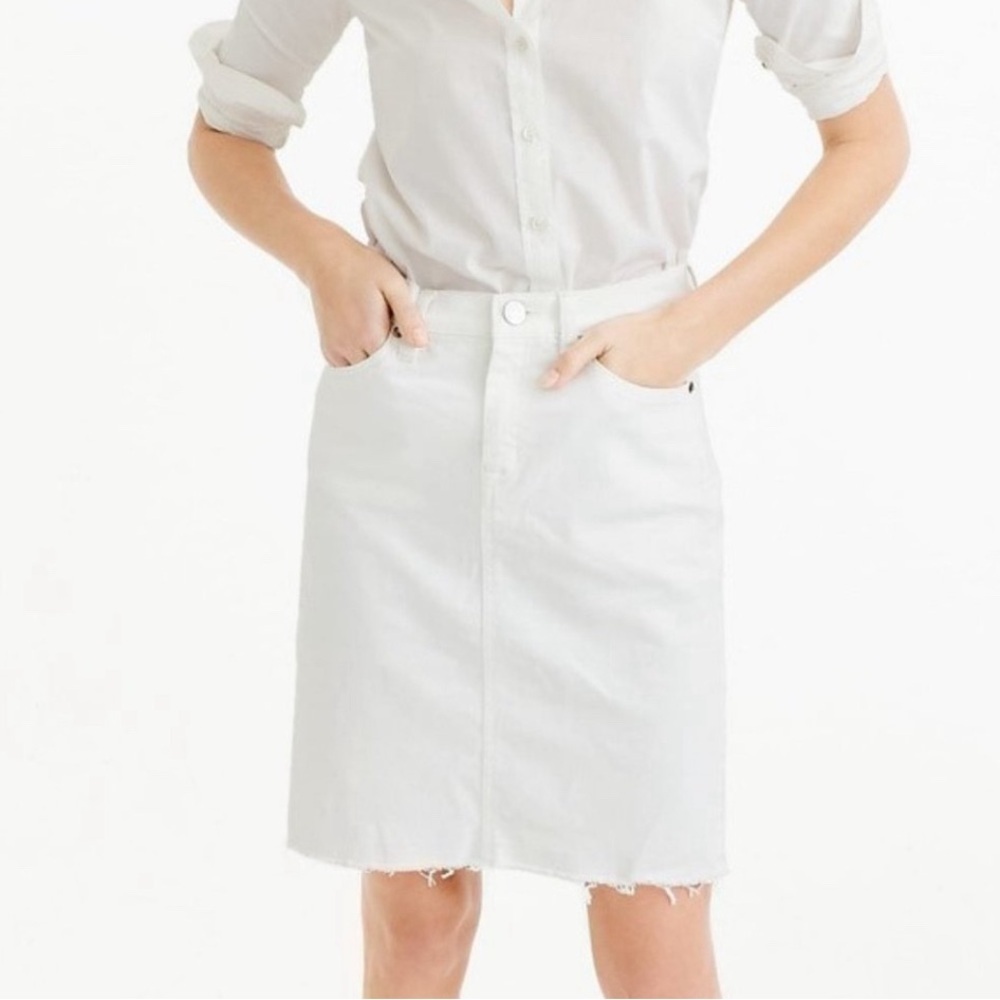 Jcrew Size 28 (6) White denim skirt